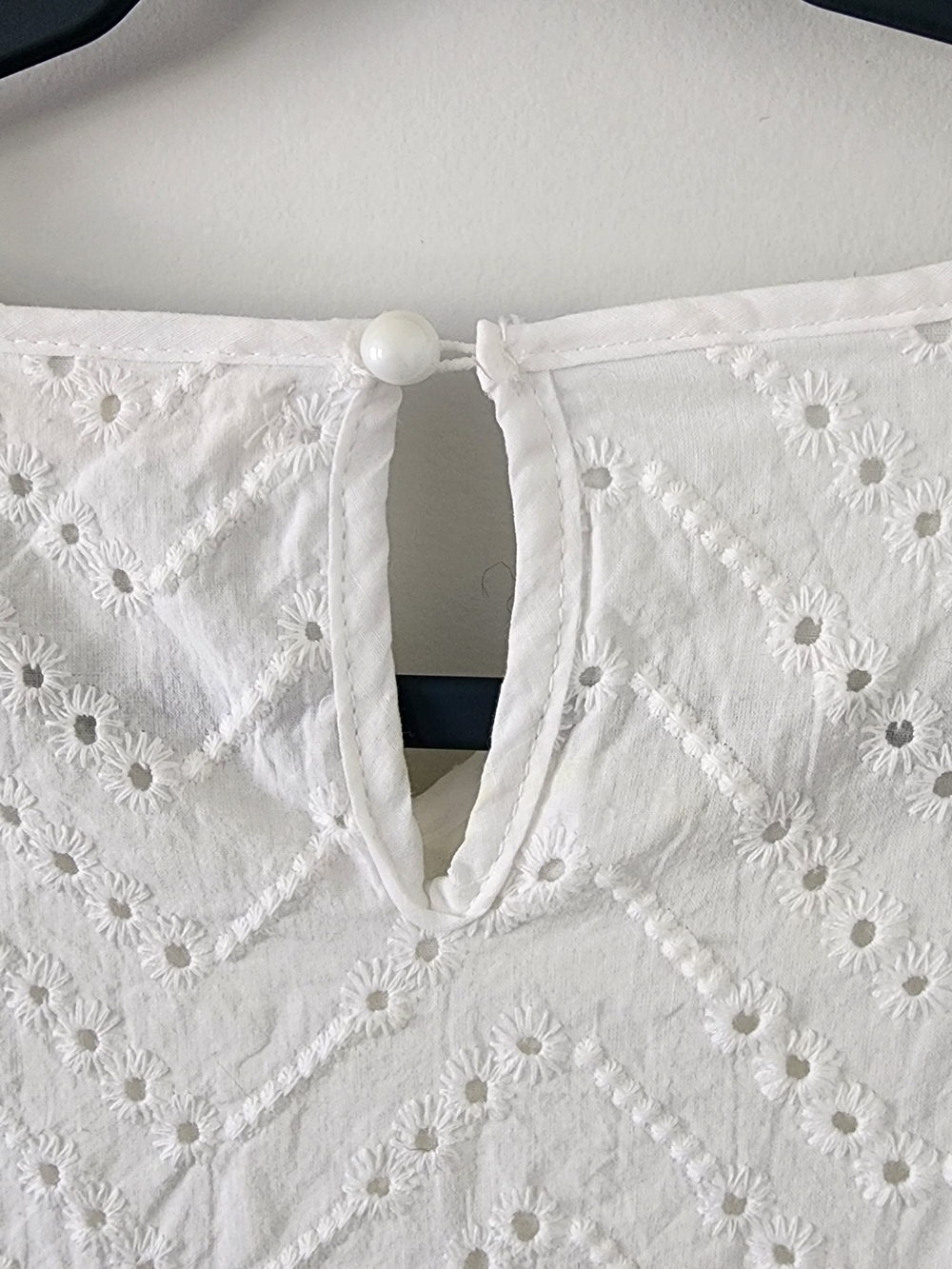 Ray Cassin Small White Eyelet Lace Peasant Top with Tie Neck - Picture 4 of 7